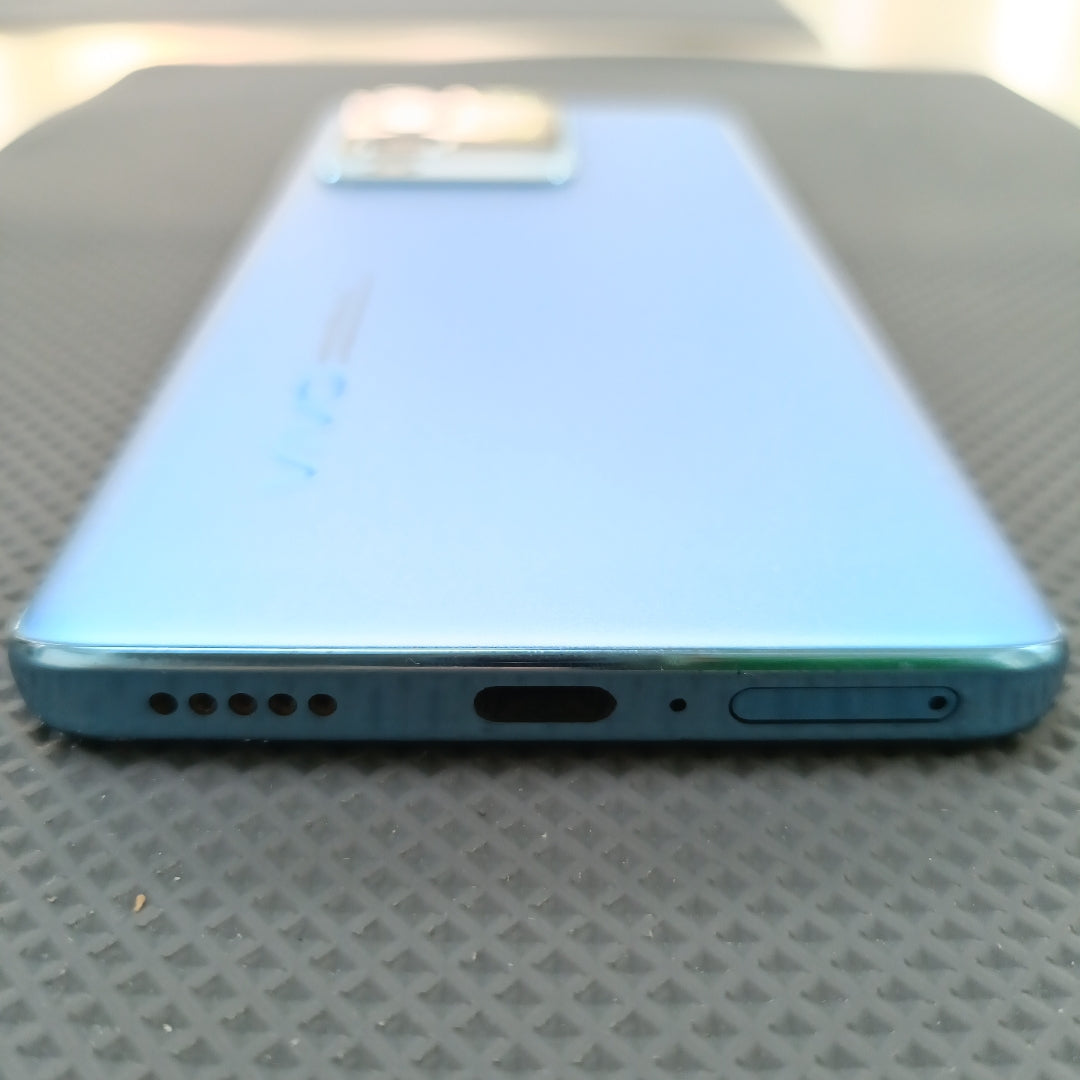 CELULAR VIVO V25 PRO V2158 256 GB 12 GB RAM (SEMINUEVO)