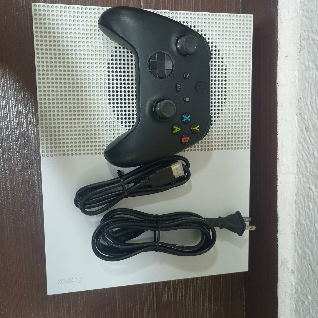 CONSOLA DE VIDEOJUEGO MICROSOFT XBOX ONE S 1 TB (SEMINUEVO)