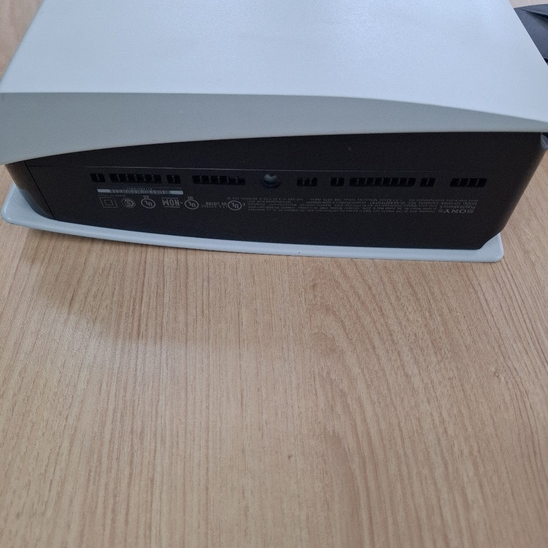 CONSOLA DE VIDEOJUEGO SONY PS5 825 SSD (SEMINUEVO)