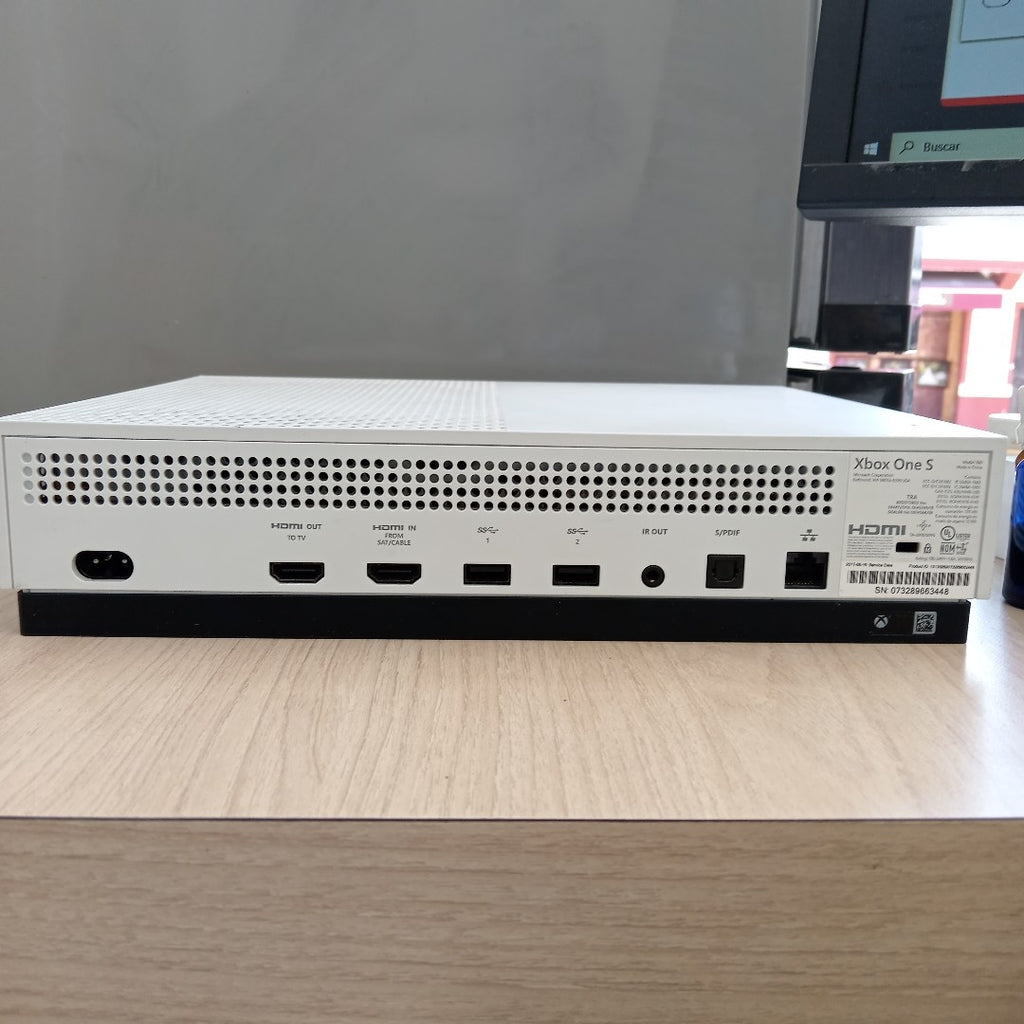 CONSOLA DE VIDEOJUEGO MICROSOFT XBOX ONE S 500 GB  (SEMINUEVO)