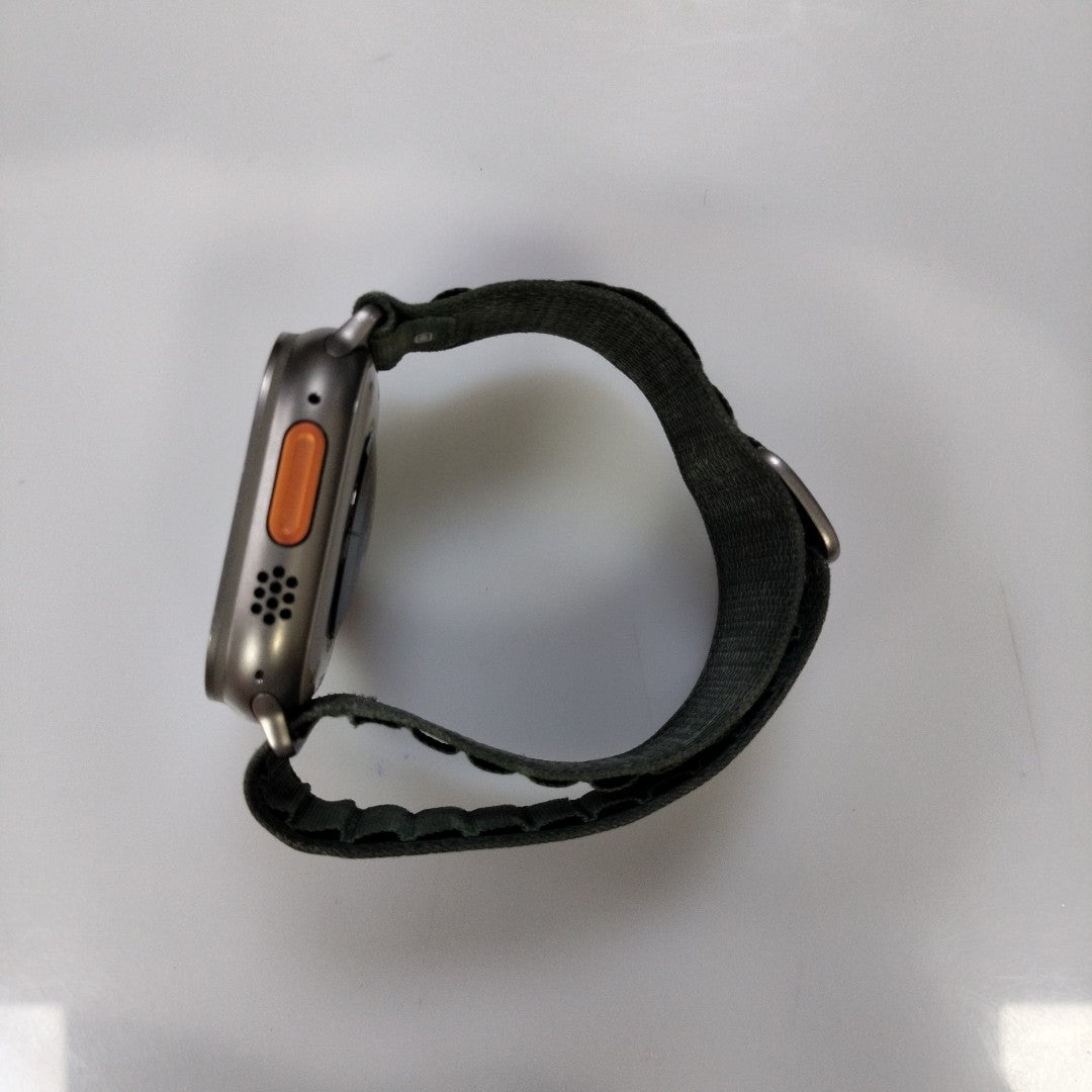 SMARTWATCH APPLE ULTRA TITANIO A2622 49 MM GPS + CELULAR (SEMINUEVO)