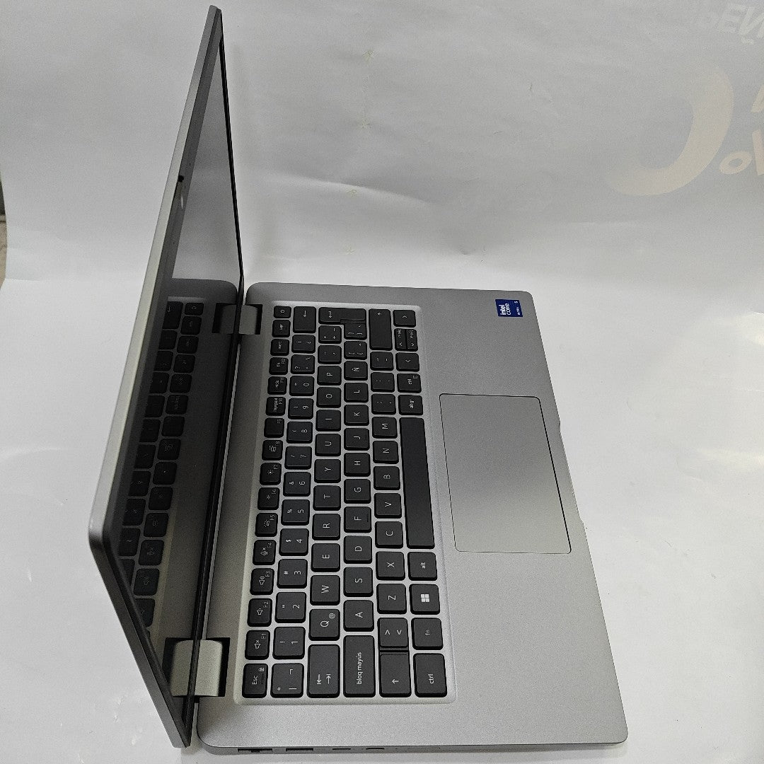 LAPTOP DELL LATITUDE 5450 (2024) 512 GB SSD 16 GB RAM (SEMINUEVO)