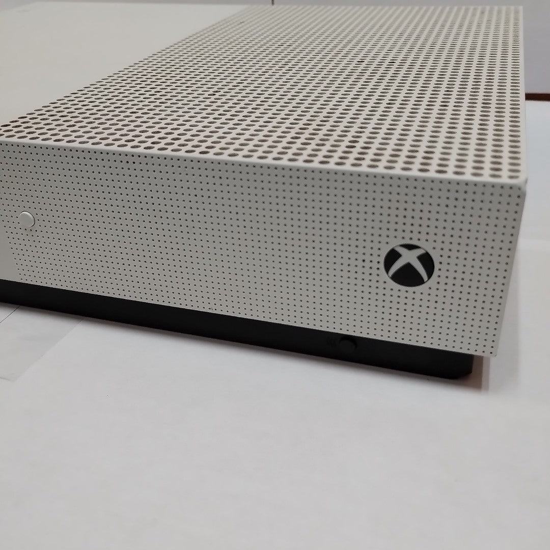 CONSOLA DE VIDEOJUEGO MICROSOFT XBOX ONE S 1 TB (SEMINUEVO)