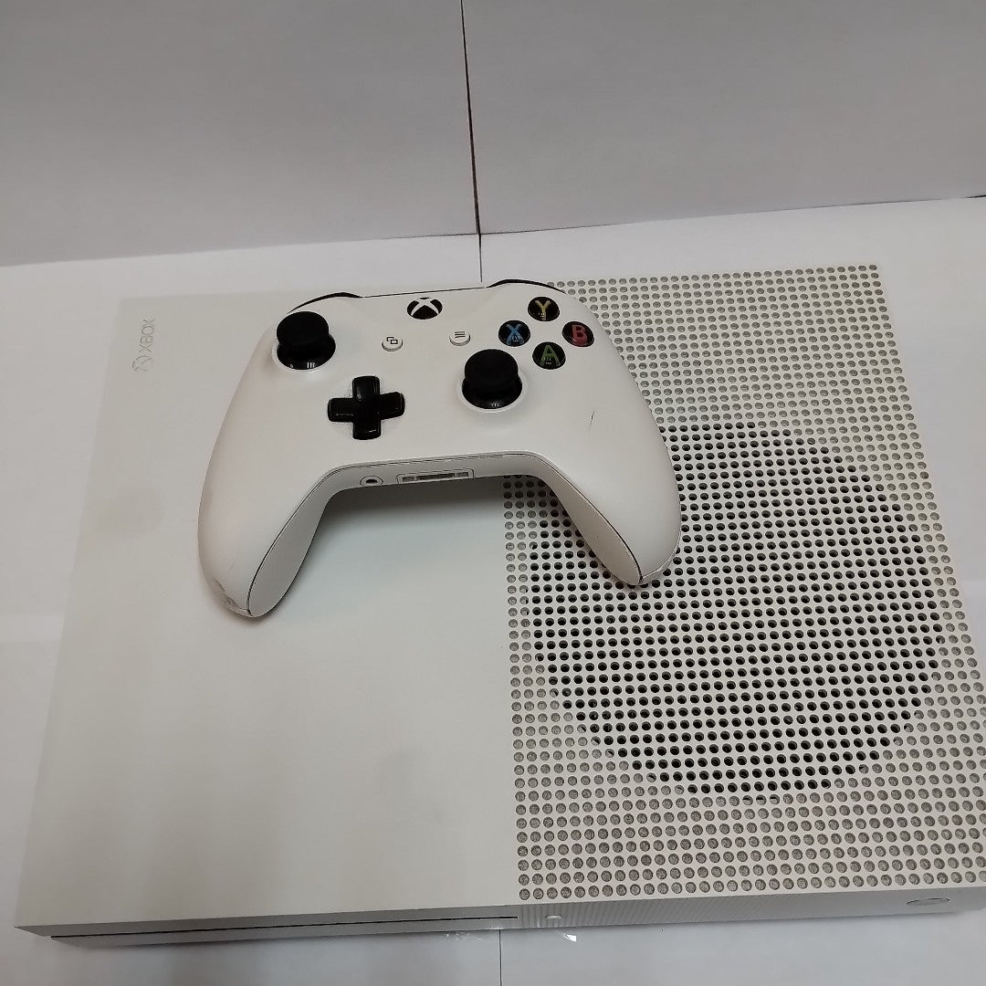 CONSOLA DE VIDEOJUEGO MICROSOFT XBOX ONE S 1 TB (SEMINUEVO)