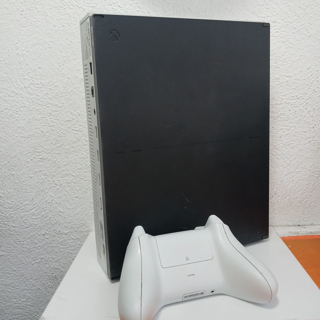 CONSOLA DE VIDEOJUEGO MICROSOFT XBOX ONE S ALL DIGITAL 1 TB (SEMINUEVO)