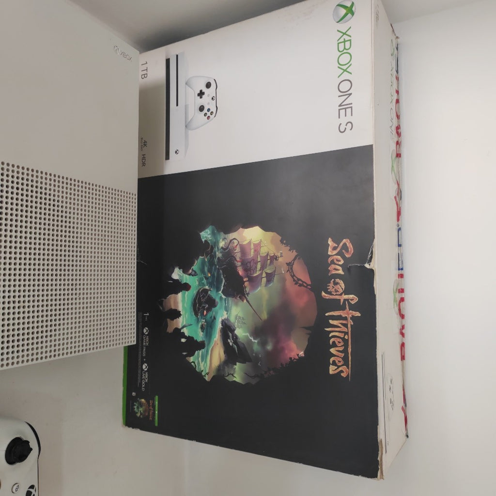 CONSOLA DE VIDEOJUEGO MICROSOFT XBOX ONE S 1 TB (SEMINUEVO)