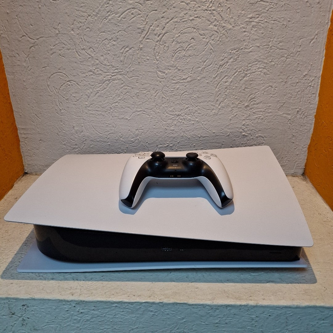 CONSOLA DE VIDEOJUEGO SONY PS5 825 SSD (SEMINUEVO)