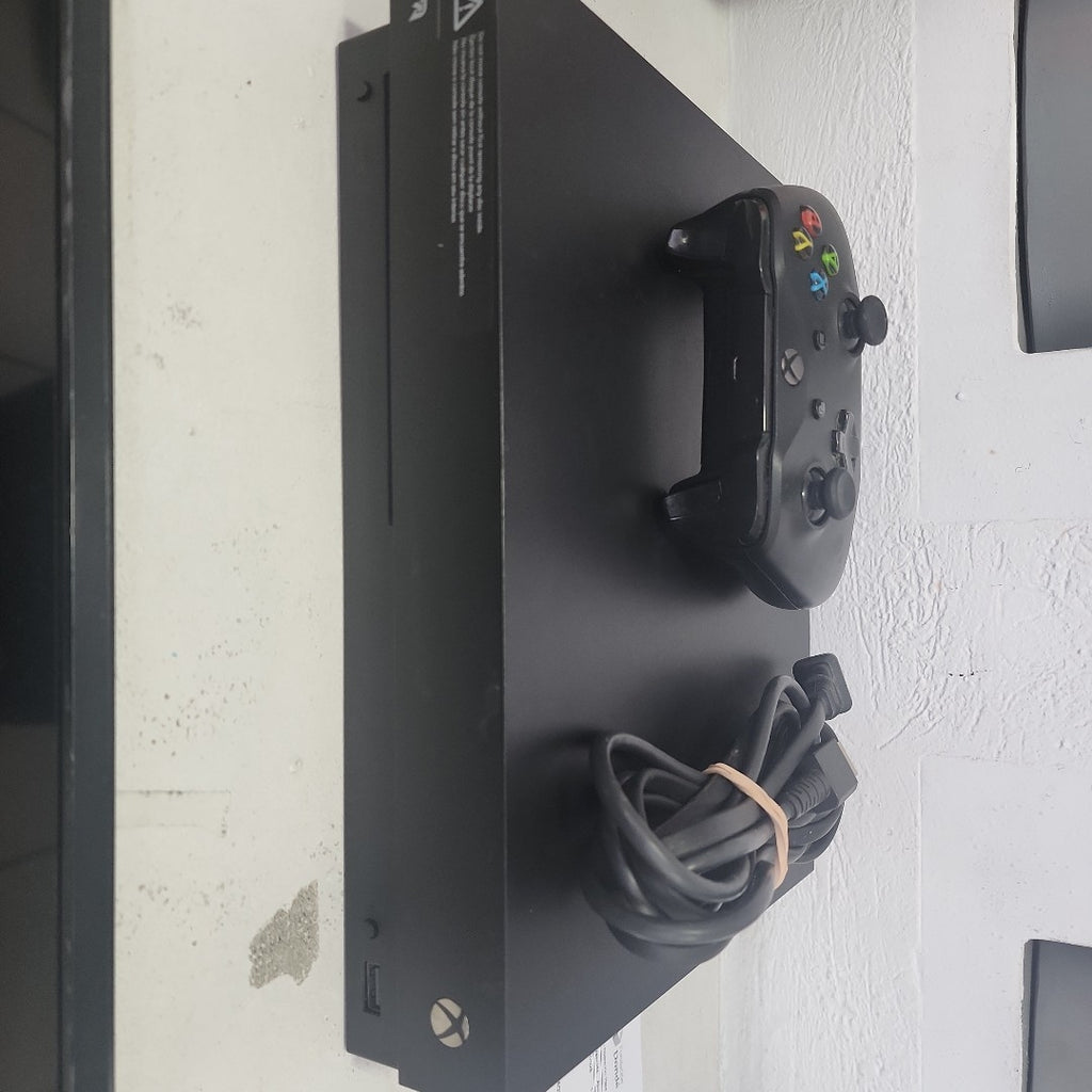 CONSOLA DE VIDEOJUEGO MICROSOFT XBOX ONE X 1 TB (SEMINUEVO)