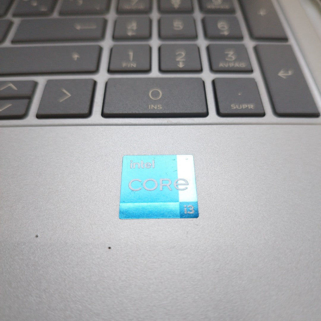 LAPTOP HP 15-FD0000LA (2024) 512 GB SSD 8 GB RAM (SEMINUEVO)
