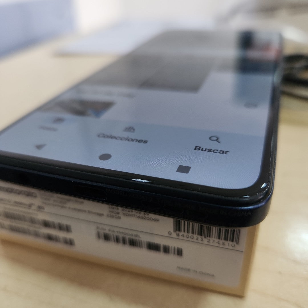 CELULAR MOTOROLA MOTO G84 XT2347-2 (2023) 256 GB 8 GB RAM (SEMINUEVO)