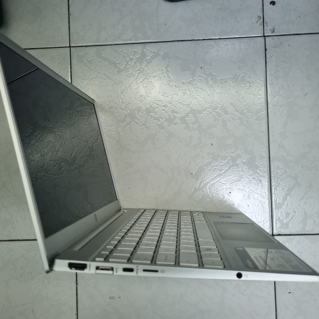 LAPTOP HP PAVILION 13-BB0501LA (2022) 256 GB SSD 8 GB RAM (SEMINUEVO)