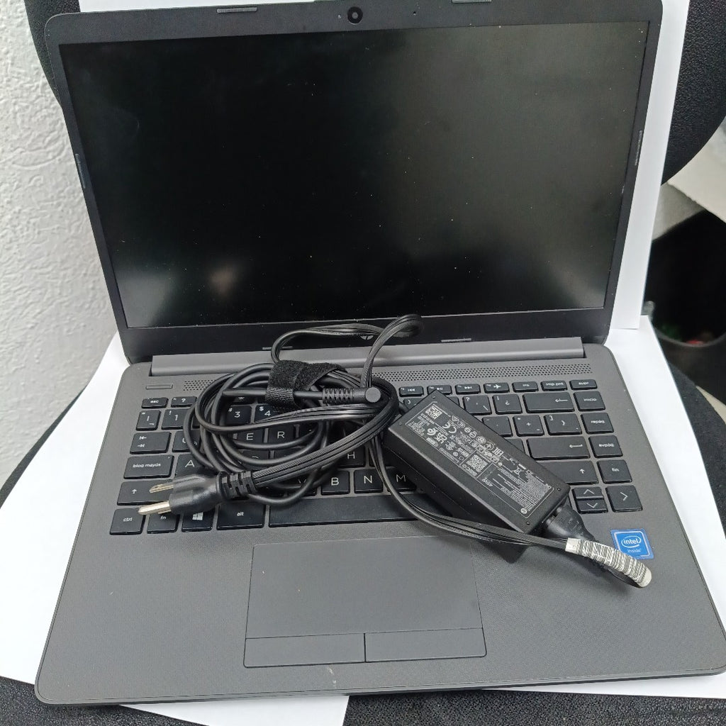 LAPTOP HP 240 G8 (2022) 256 GB SSD 4 GB RAM
