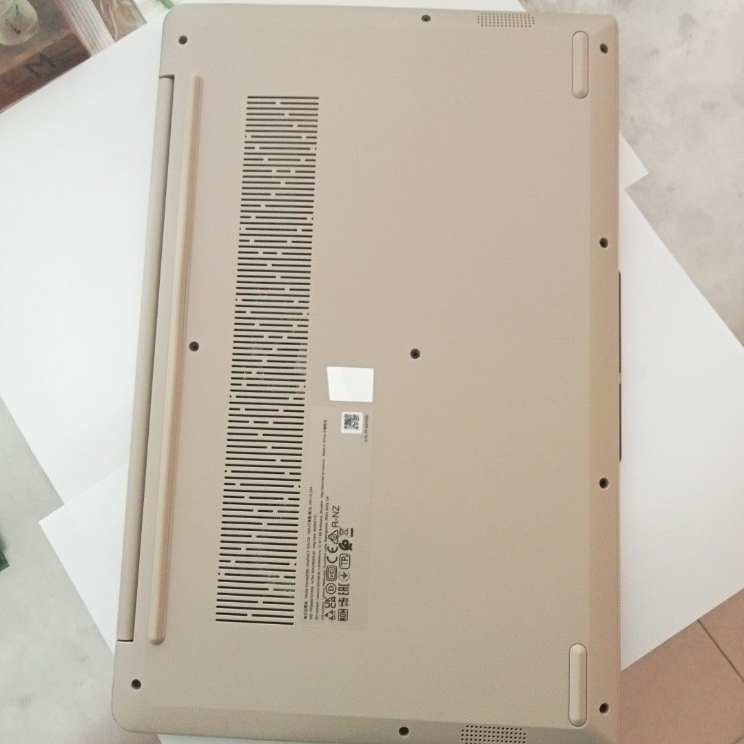 LAPTOP LENOVO IDEAPAD 3 15ALC6 (2023) 512 GB SSD 16 GB RAM (SEMINUEVO)