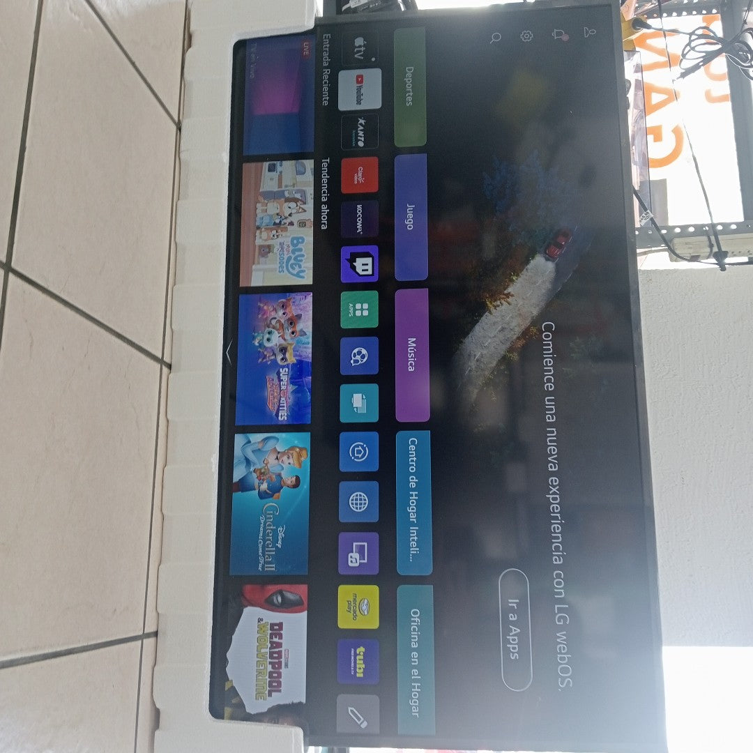 PANTALLA LG 43LR671C0SA (2024) 43" LED FULL HD (SEMINUEVO)
