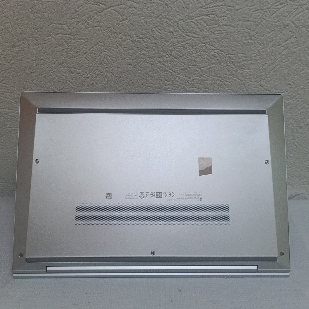 LAPTOP HP ELITEBOOK 840 G8 (2023) 256 GB SSD 16 GB RAM (SEMINUEVO)