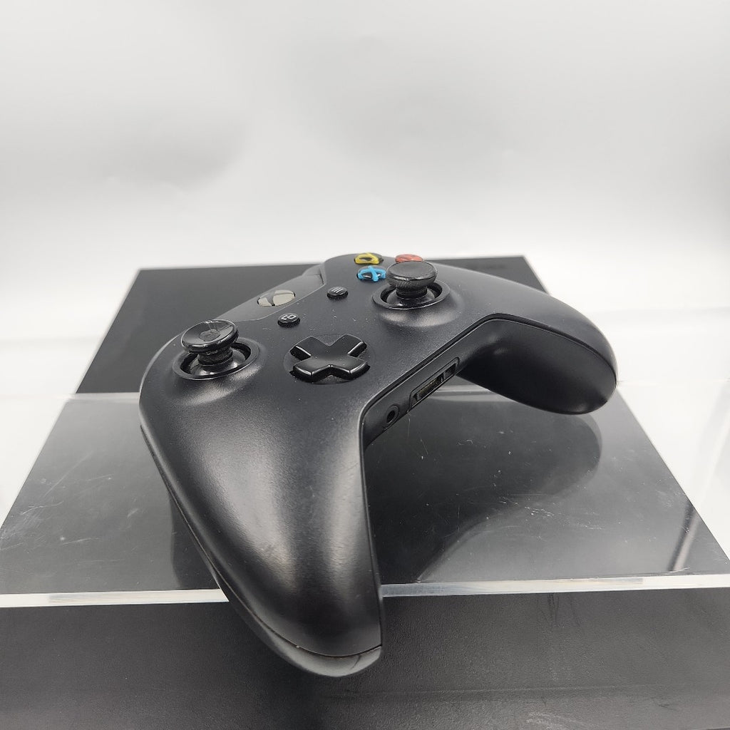 CONSOLA DE VIDEOJUEGO MICROSOFT XBOX ONE X 1 TB (SEMINUEVO)