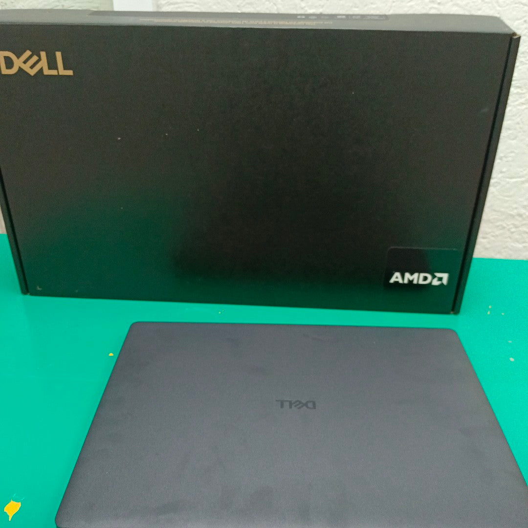 LAPTOP DELL PRO 16 (2025) 256 GB SSD 8 GB RAM