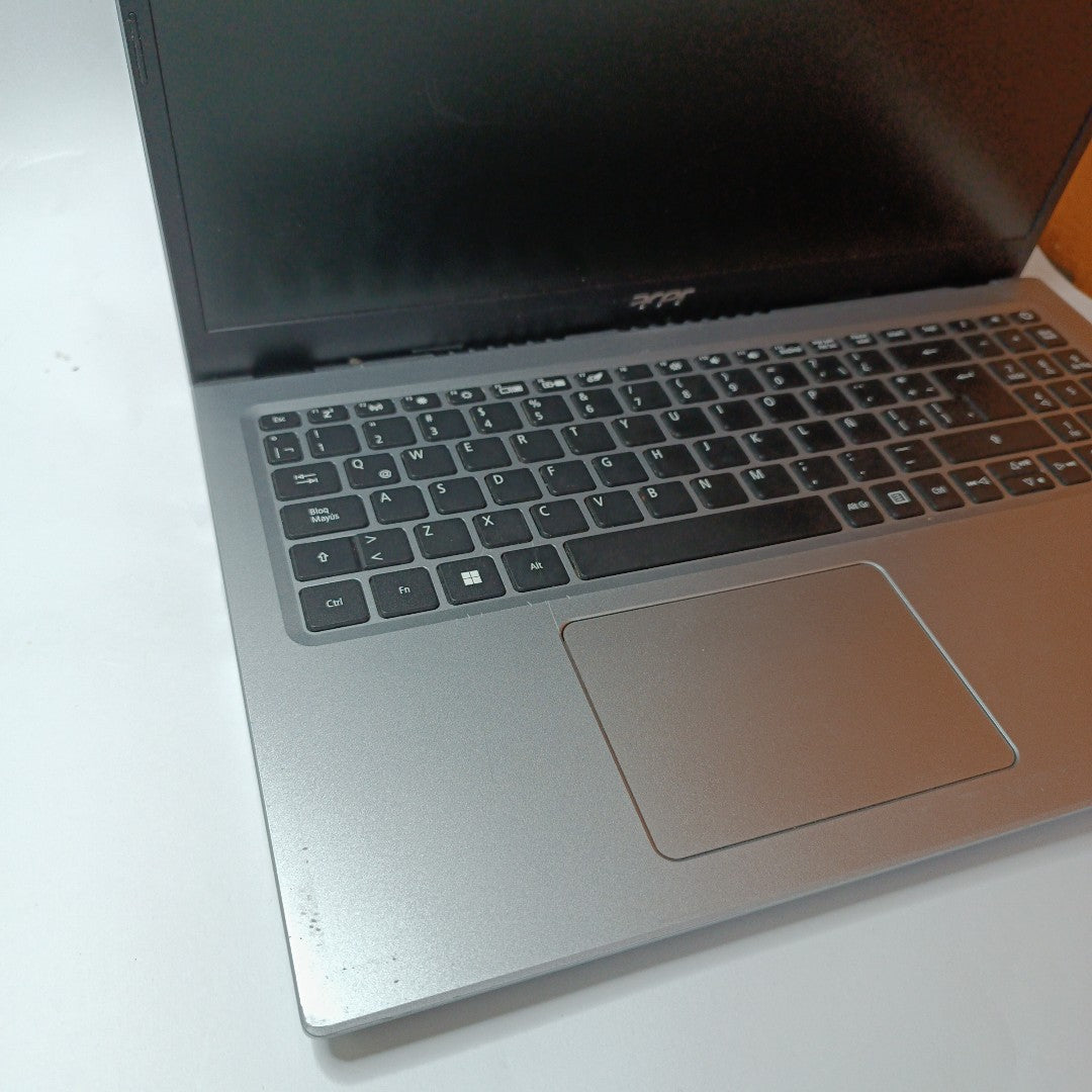 LAPTOP ACER ASPIRE 3 A315-58-34S8 (2022) 1 TB + 128 GB SSD 8 GB RAM (SEMINUEVO)