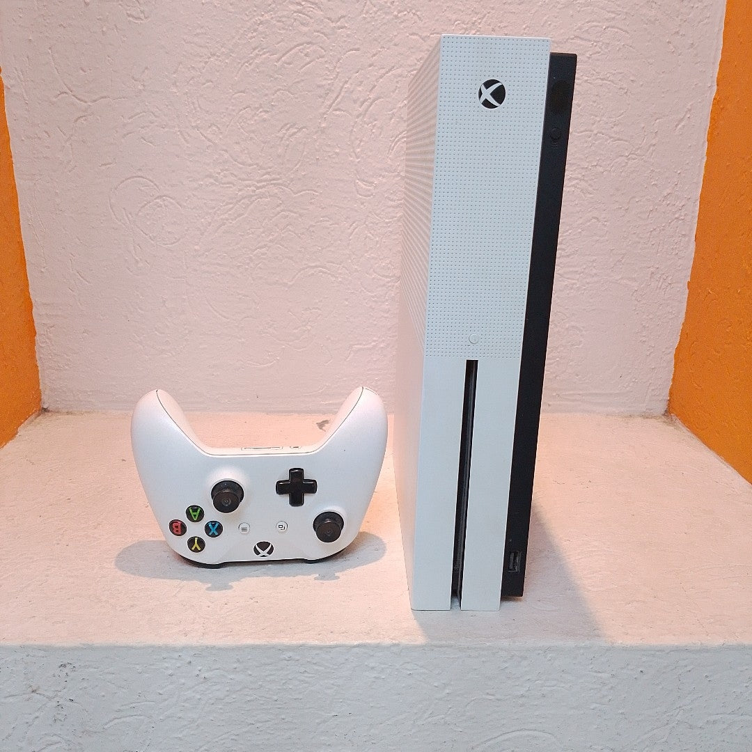 CONSOLA DE VIDEOJUEGO MICROSOFT XBOX ONE S 500 GB  (SEMINUEVO)