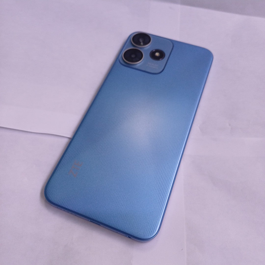 CELULAR ZTE BLADE V50 SMART 7060 128 GB 4 GB RAM (SEMINUEVO)