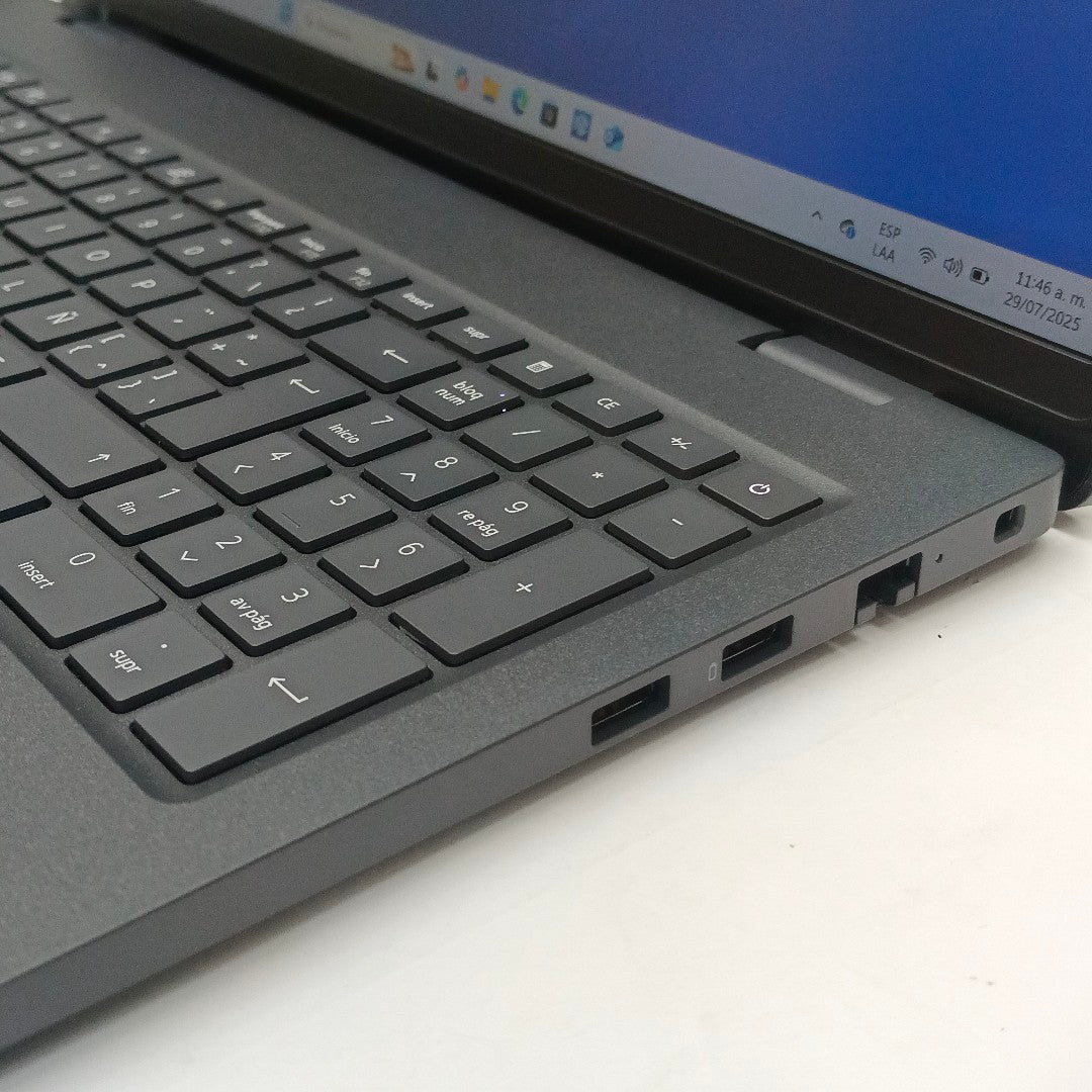 LAPTOP DELL PRO 16 (2025) 256 GB SSD 8 GB RAM
