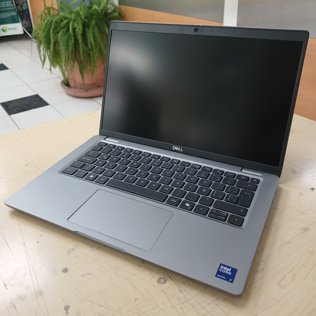 LAPTOP DELL LATITUDE 5450 (2024) 512 GB SSD 16 GB RAM (SEMINUEVO)