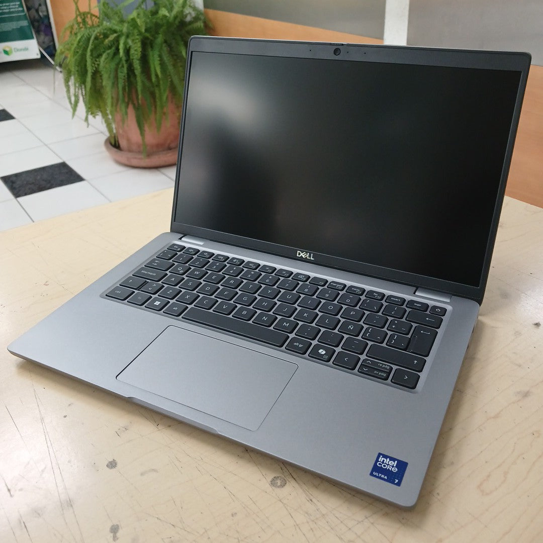 LAPTOP DELL LATITUDE 5450 (2024) 512 GB SSD 16 GB RAM (SEMINUEVO)