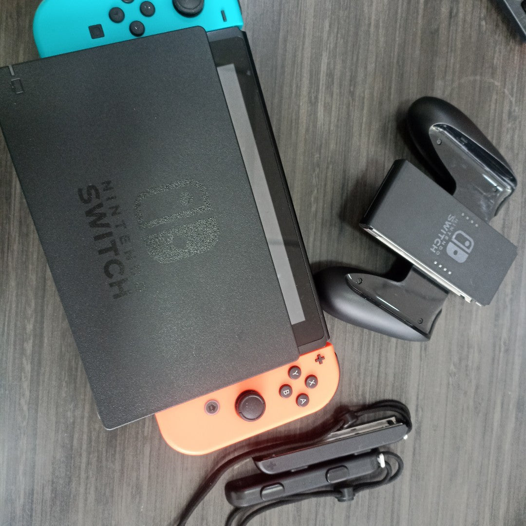 CONSOLA DE VIDEOJUEGO NINTENDO SWITCH 32 GB (SEMINUEVO)