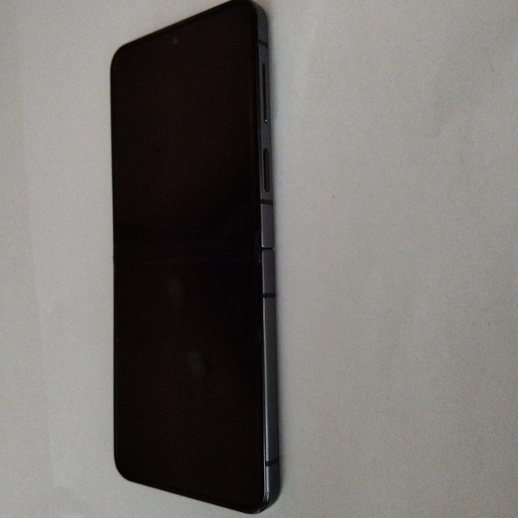 CELULAR SAMSUNG GALAXY Z FLIP 5 SM-F731B (2023) 256 GB 8 GB RAM (SEMINUEVO)