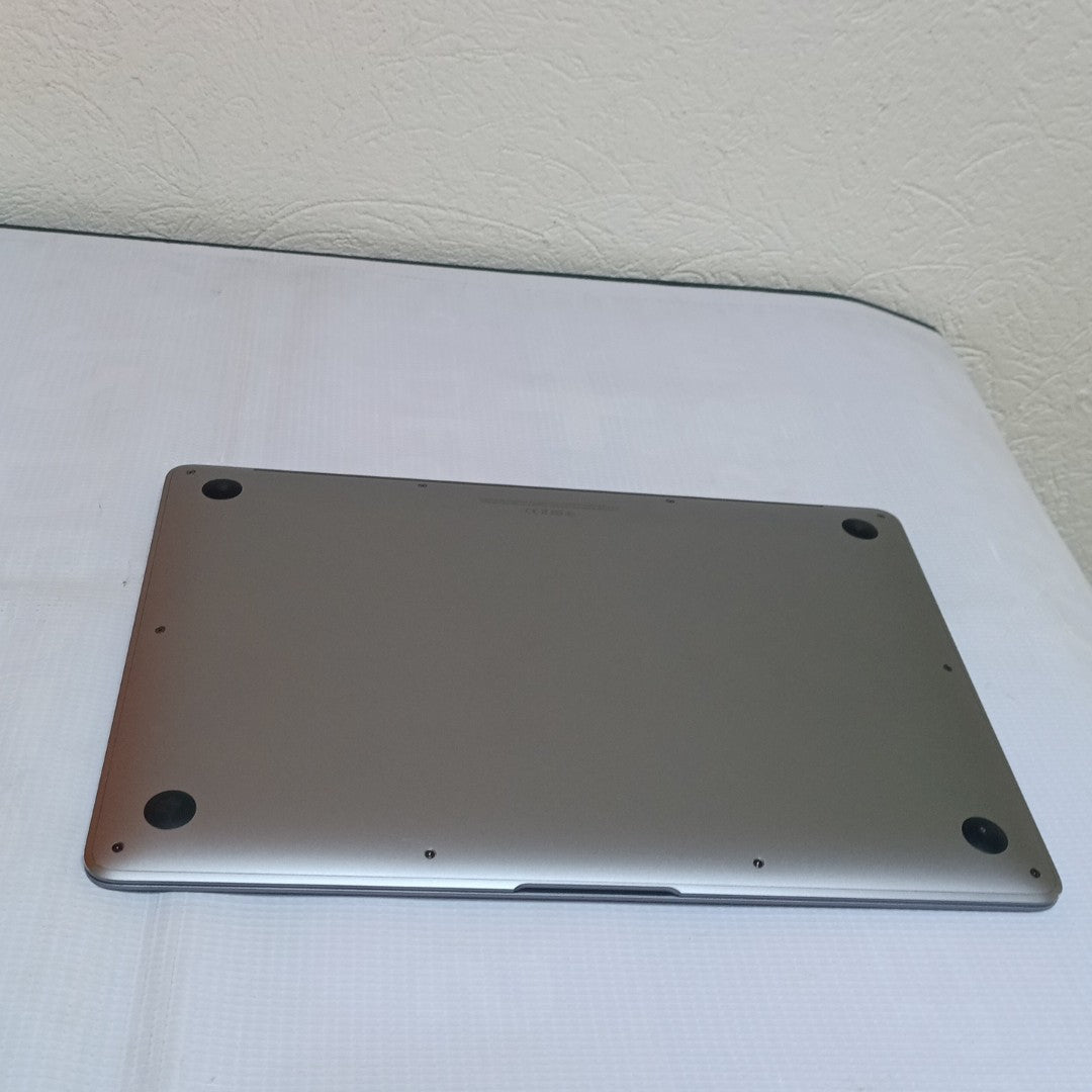 LAPTOP APPLE MACBOOK AIR 13" 2020 3.2 A2337 512 GB SSD 8 GB RAM (SEMINUEVO)