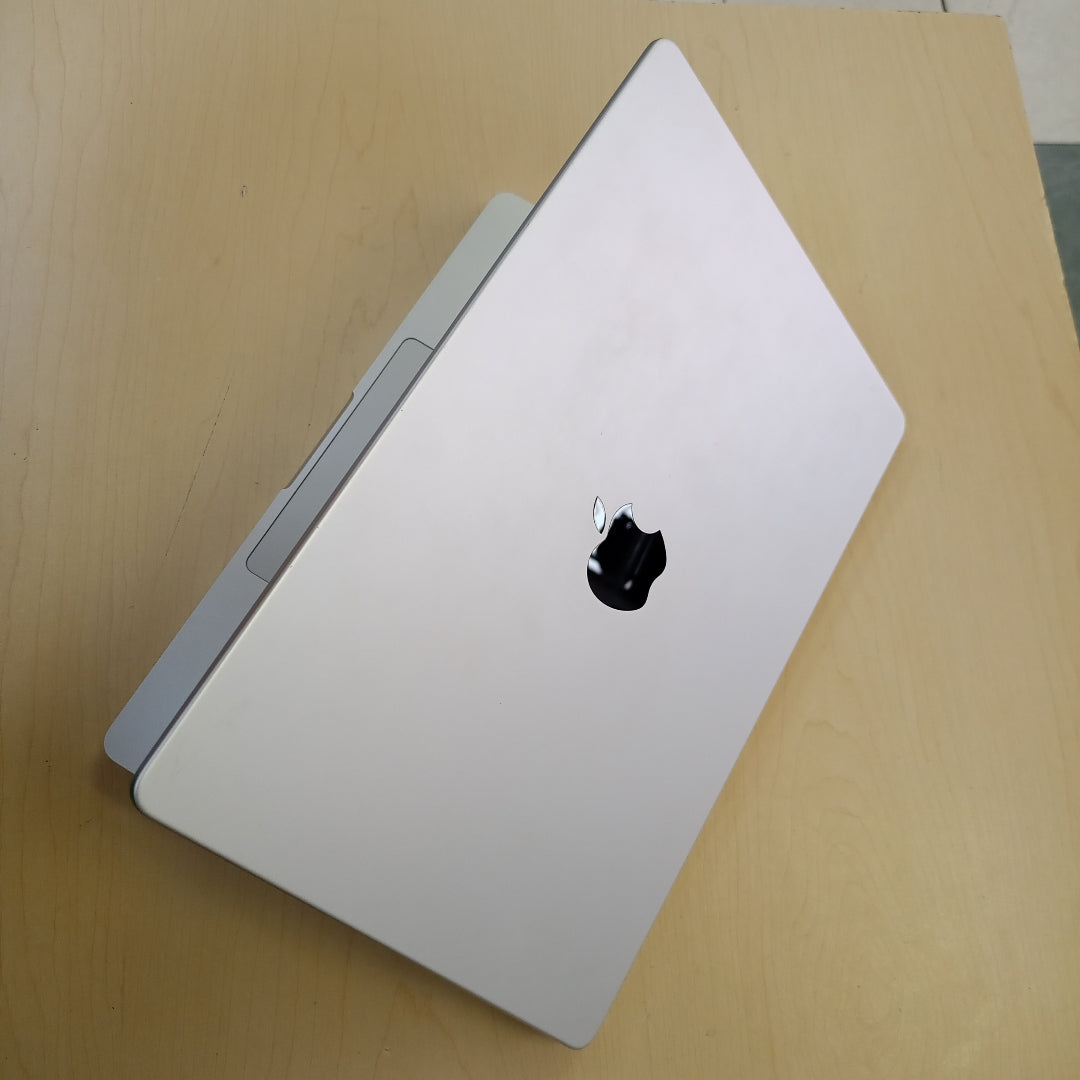 LAPTOP APPLE MACBOOK PRO 14" 2021 3.2 A2442 (8 CPU/14 GPU) 512 GB SSD 16 GB RAM (SEMINUEVO)