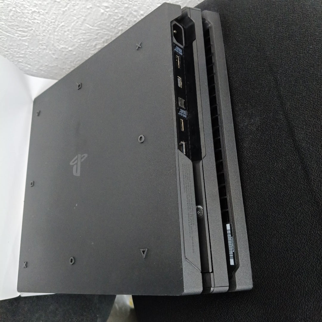 CONSOLA DE VIDEOJUEGO SONY PS4 PRO 1 TB (SEMINUEVO)