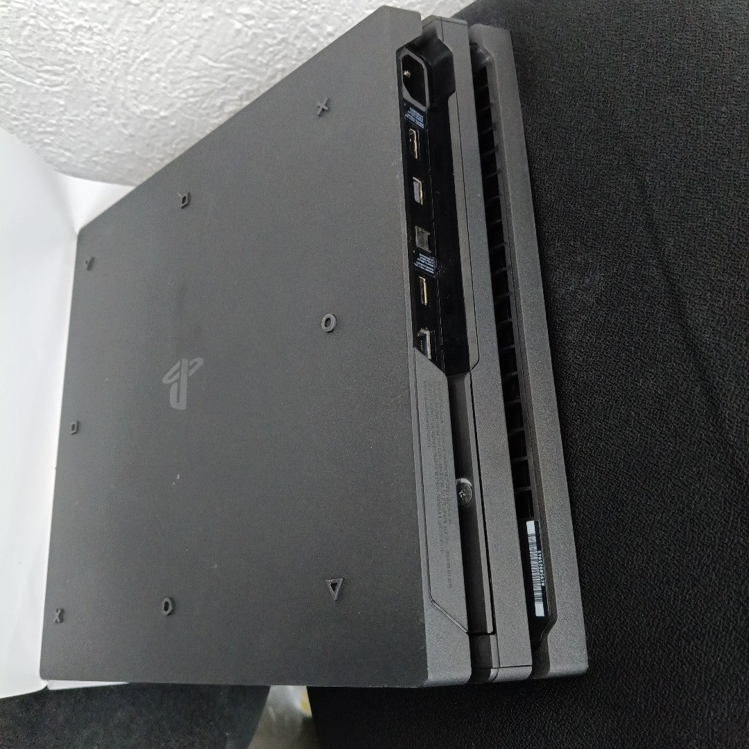 CONSOLA DE VIDEOJUEGO SONY PS4 PRO 1 TB (SEMINUEVO)