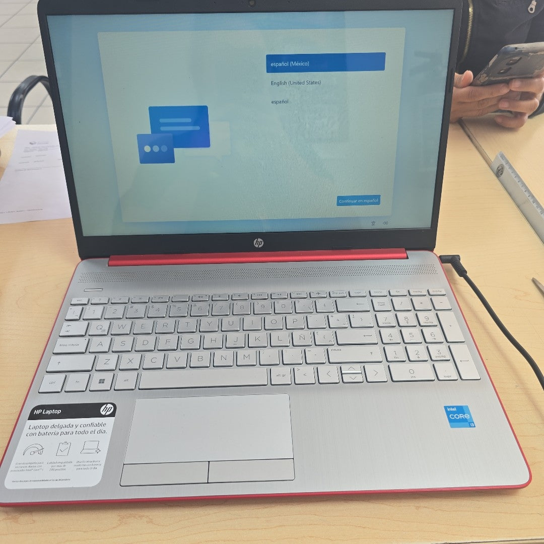 LAPTOP HP 15-DW3500LA (2022) 256 GB SSD 8 GB RAM (SEMINUEVO)