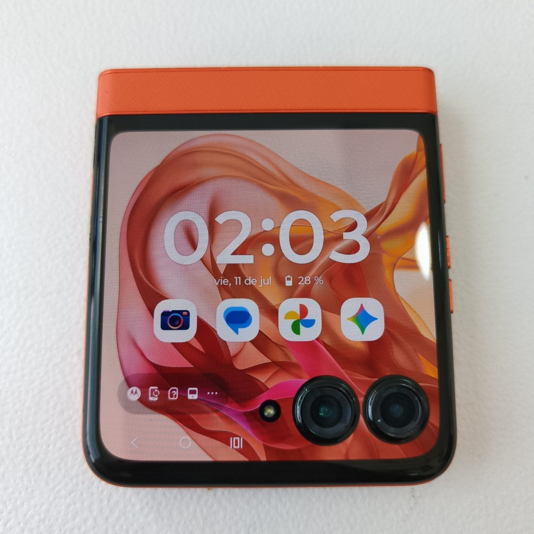 CELULAR MOTOROLA RAZR 50 5G XT2453-1 512 GB 12 GB RAM (SEMINUEVO)
