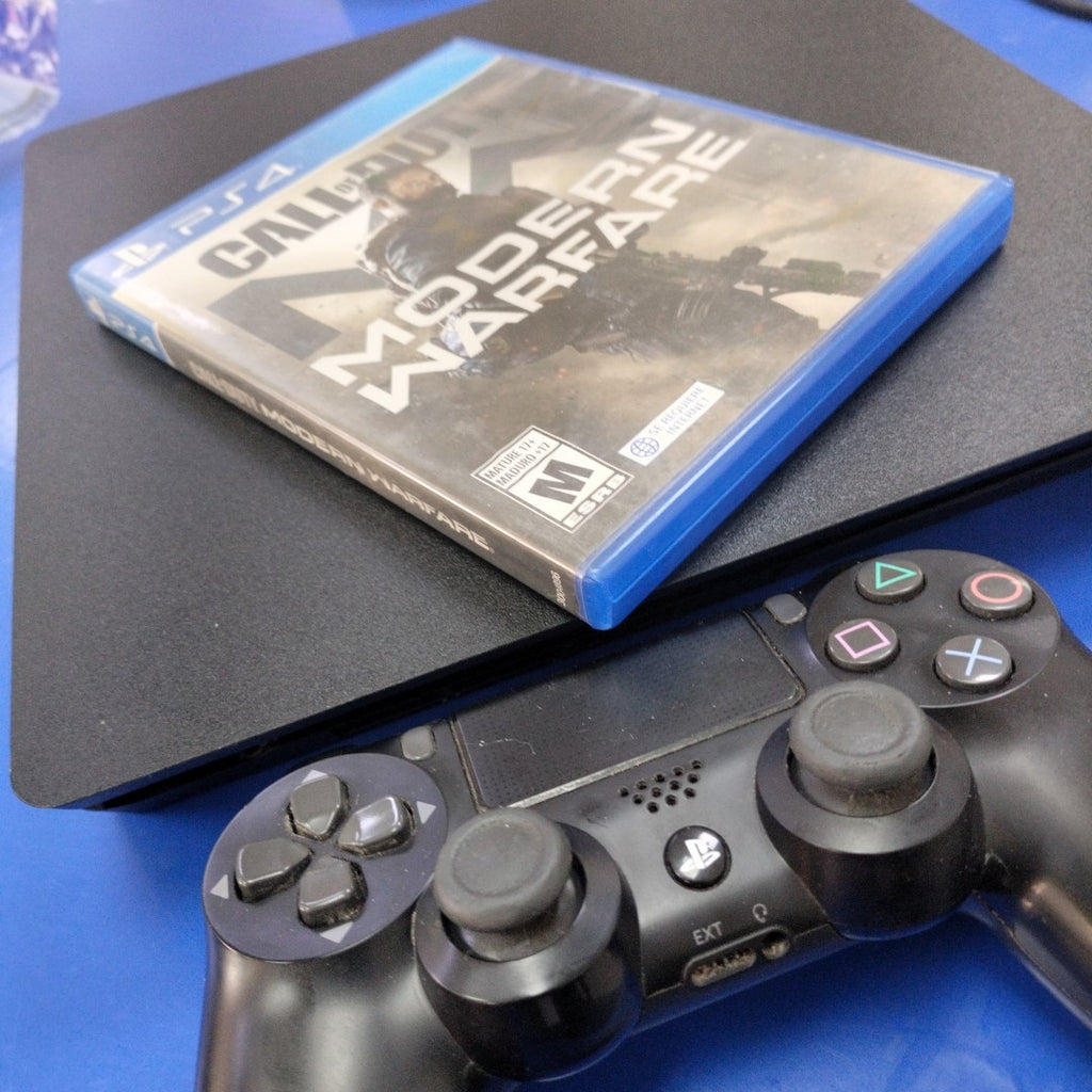 CONSOLA DE VIDEOJUEGO SONY PS4 1 TB (SEMINUEVO)