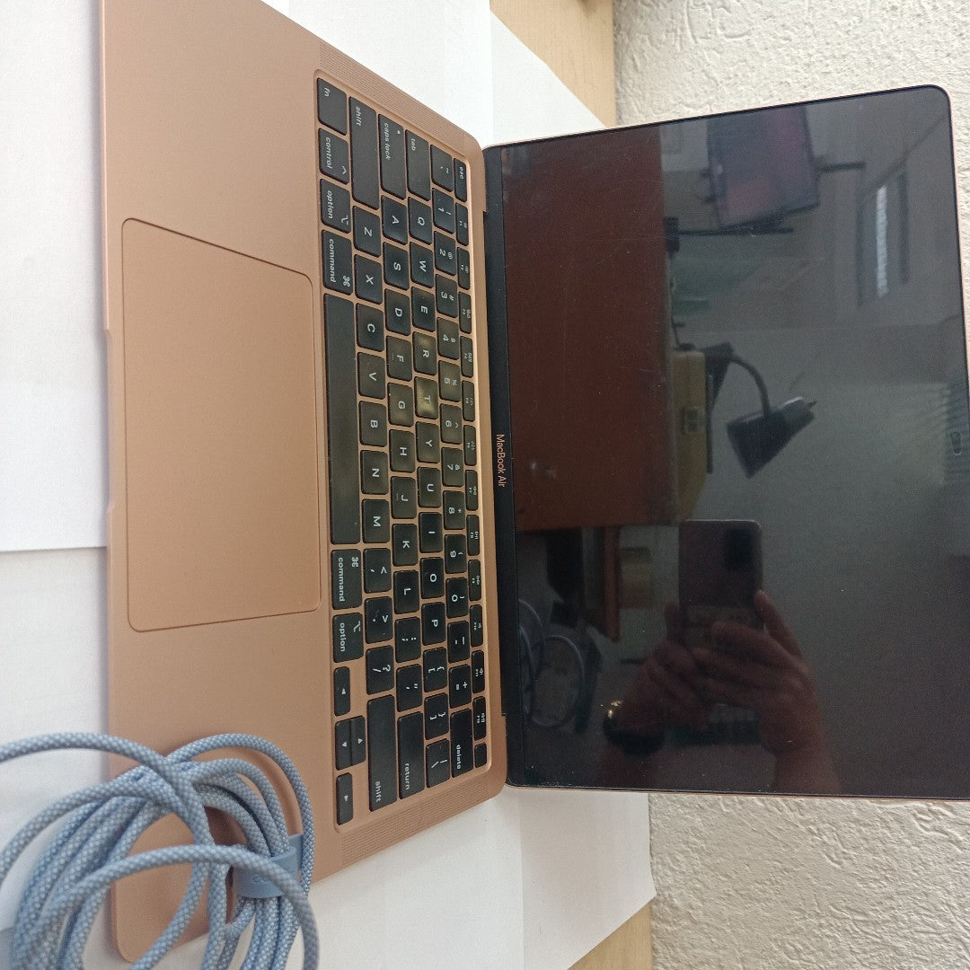 LAPTOP APPLE MACBOOK AIR 13" 2020 1.1 A2179 512 GB SSD 8 GB RAM (SEMINUEVO)