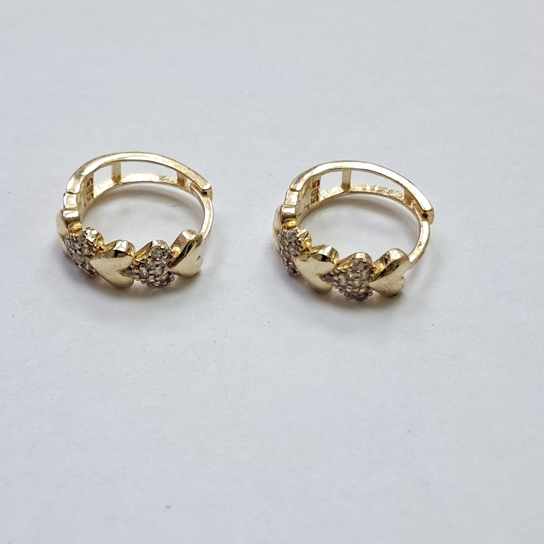HUGGIES ORO 14K 2.7 (NUEVO)