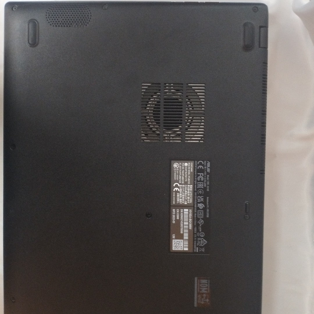LAPTOP ASUS X515EA-BQ1398W (2022) 1 TB + 256 GB SSD 12 GB RAM (SEMINUEVO)