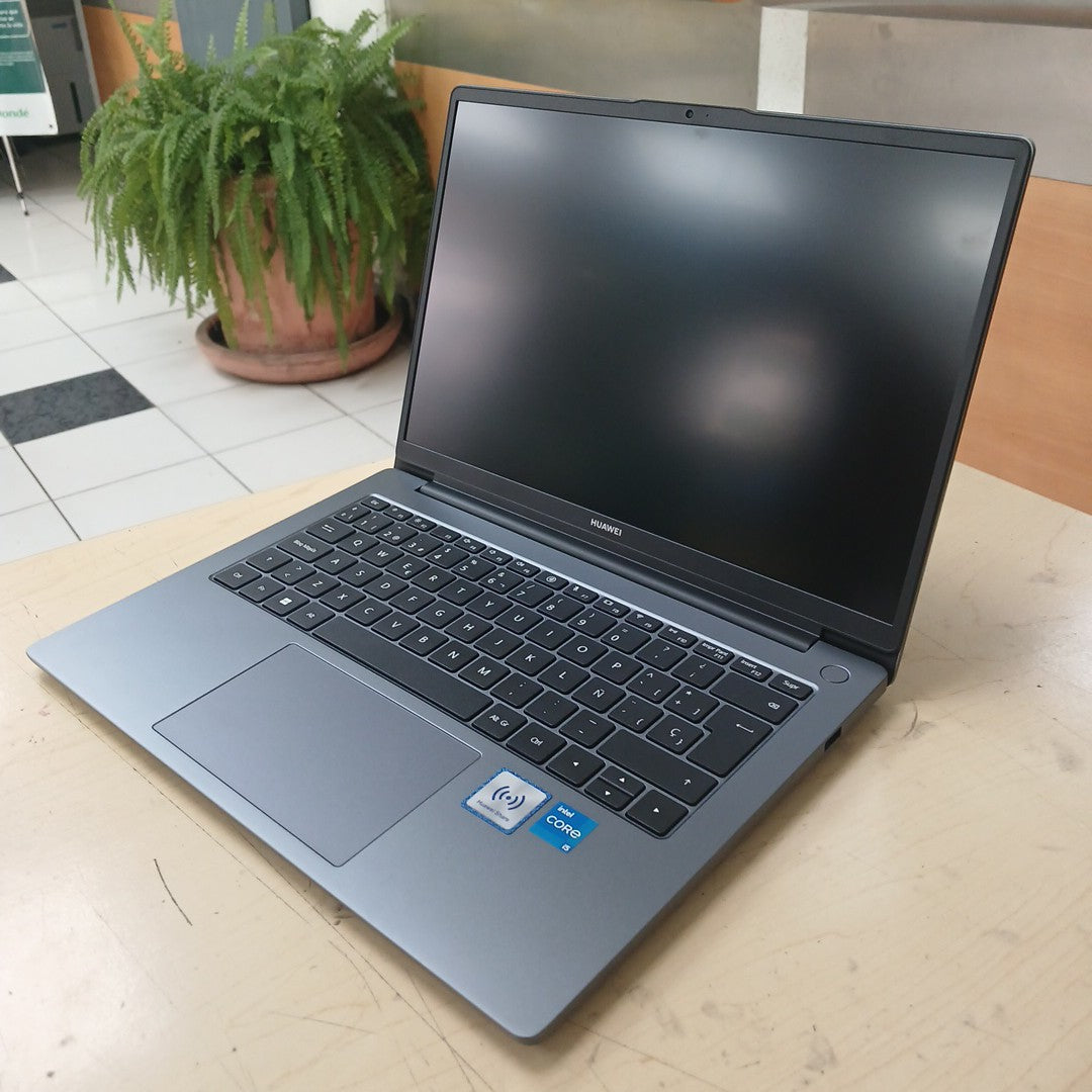 LAPTOP HUAWEI MATEBOOK D14 MDF-X (2024) 512 GB SSD 16 GB RAM (SEMINUEVO)