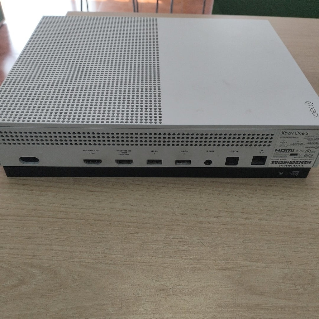 CONSOLA DE VIDEOJUEGO MICROSOFT XBOX ONE S 1 TB (SEMINUEVO)