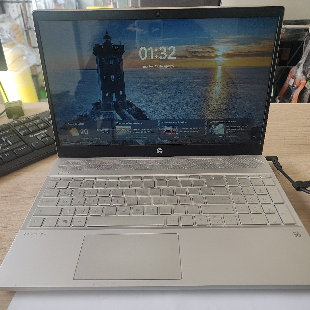 LAPTOP HP PAVILION 15-CW1012LA (2023) 1 TB + 128 GB SSD 12 GB RAM (SEMINUEVO)