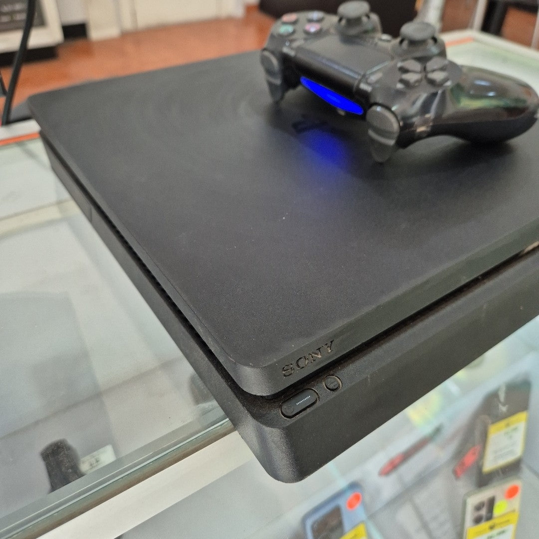 CONSOLA DE VIDEOJUEGO SONY PS4 SLIM 1 TB (SEMINUEVO)