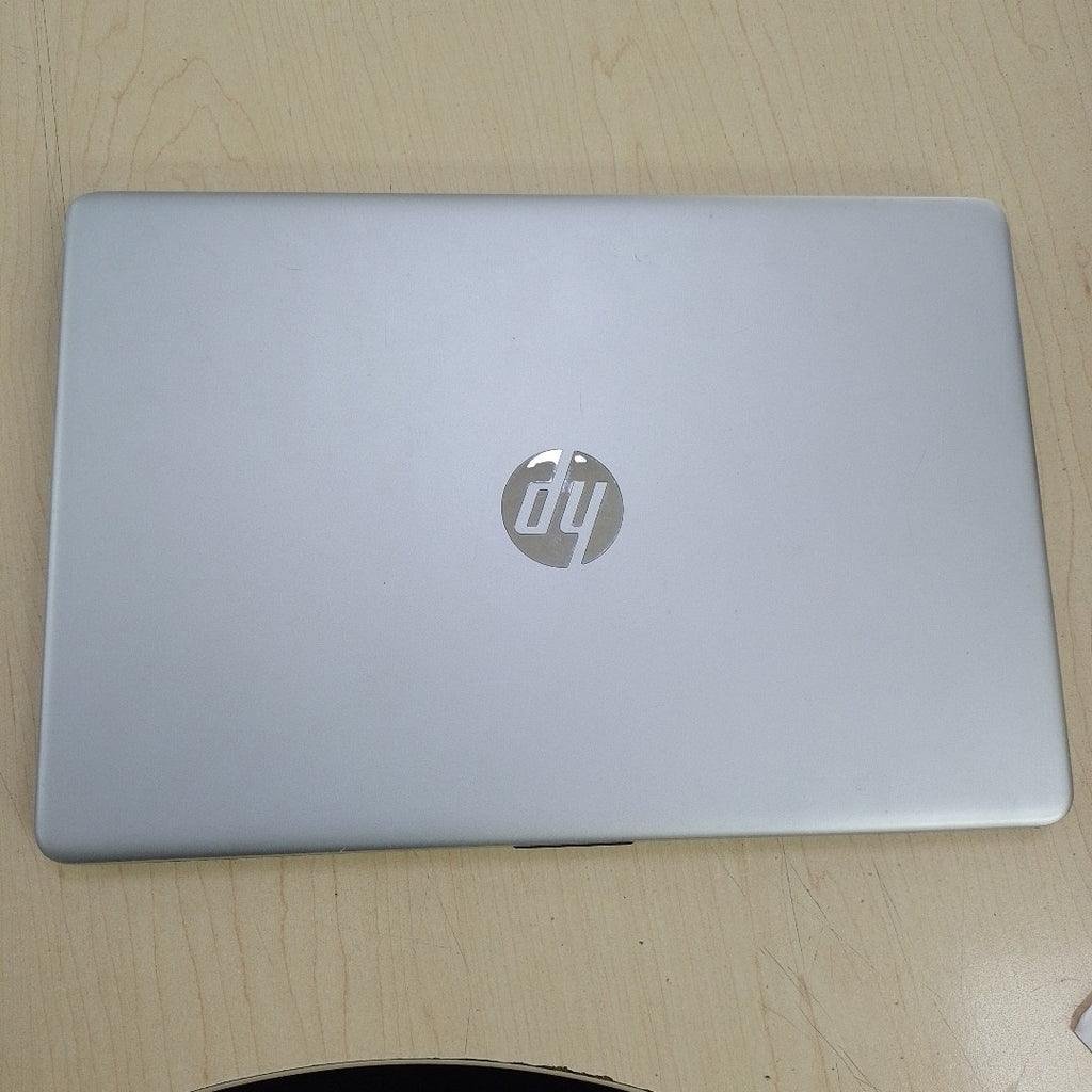 LAPTOP HP 15-EF1501LA (2022) 256 GB SSD 8 GB RAM (SEMINUEVO)
