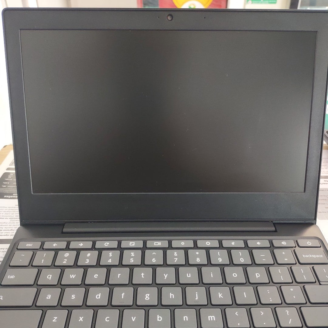 LAPTOP LENOVO IDEAPAD 3 CB 11IGL05 (2022) 64 GB SSD 4 GB RAM (SEMINUEVO)