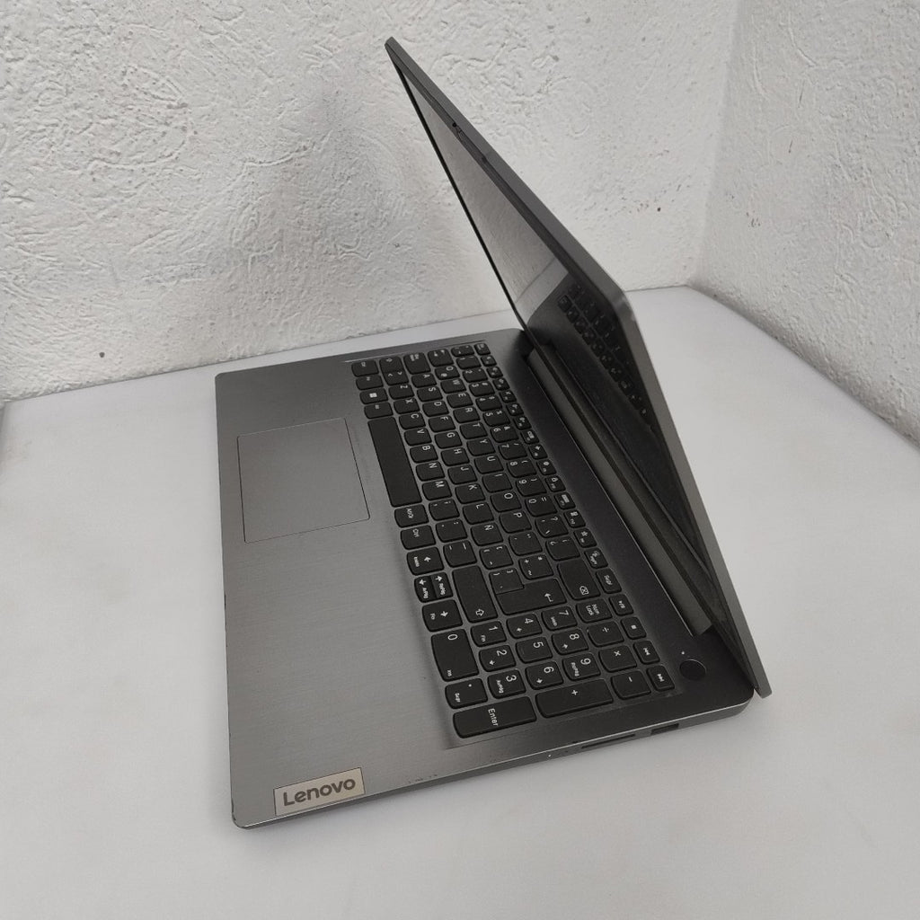 LAPTOP LENOVO IDEAPAD 3 15IAU7 (2022) 512 GB SSD 8 GB RAM