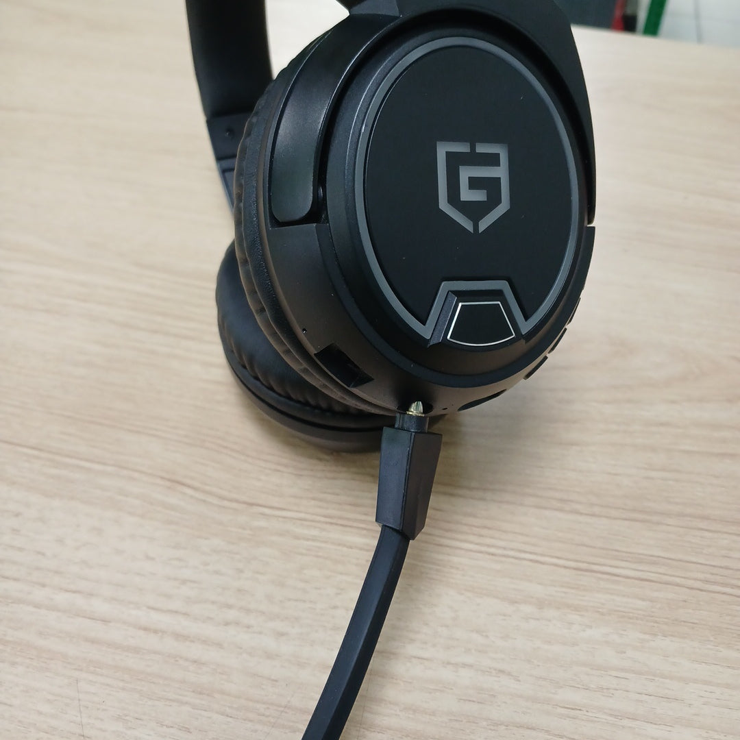 AUDIFONOS STEREN AUD-570 INALAMBRICO OVER EAR (SEMINUEVO)