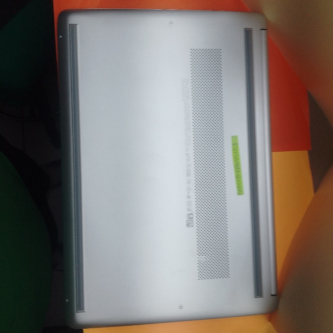 LAPTOP HP 14-DQ0530LA(2024) 256 GB SSD 8 GB RAM (SEMINUEVO)