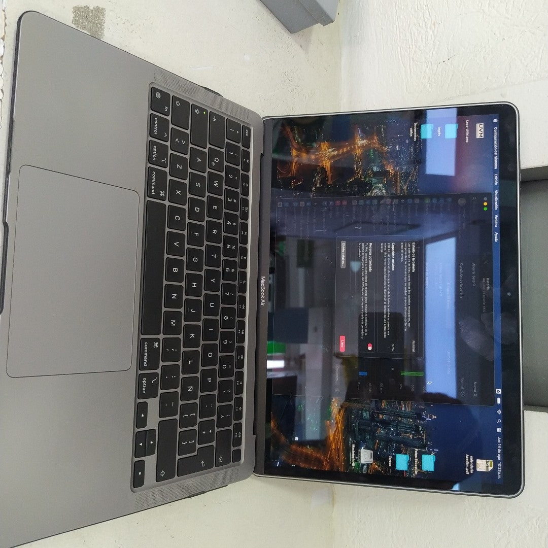 LAPTOP APPLE MACBOOK AIR 13" 2020 3.2 A2337 256 GB SSD 8 GB RAM (SEMINUEVO)