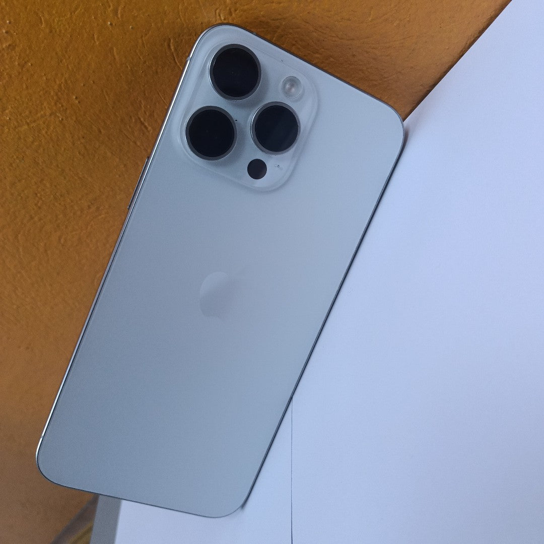 CELULAR APPLE IPHONE 15 PRO MAX A3105 (2023) 256 GB 8 GB RAM (SEMINUEVO)